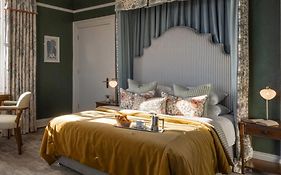 The Harbourview Hotel